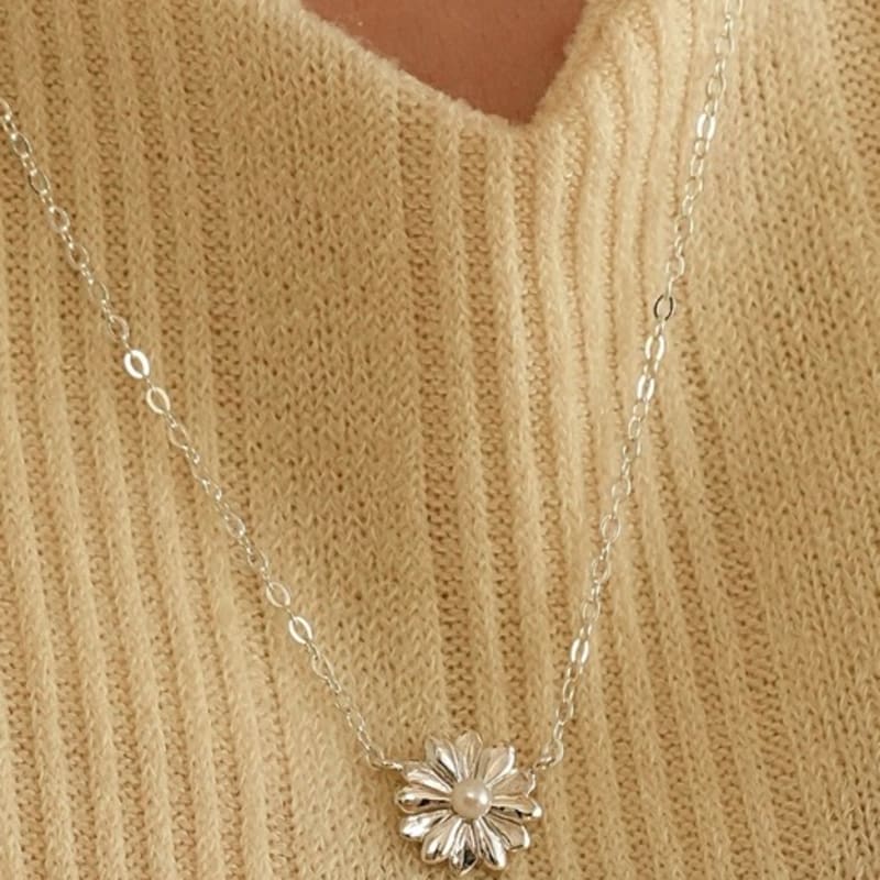 BELLOOGGI Daisy pearl necklace (L) Daisy freshwater pearl necklace