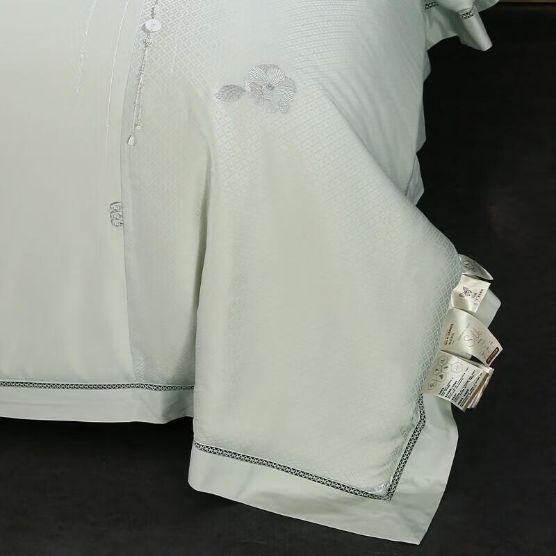 You Meng Jia Ju Silk Filled Duvet