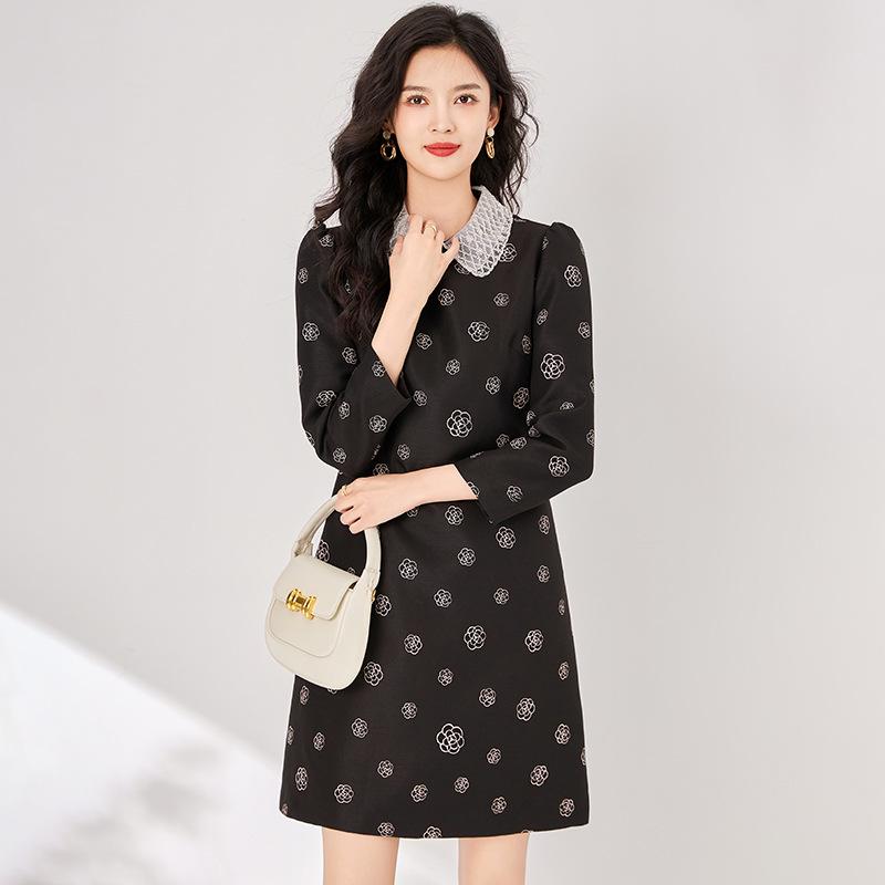 

Модное платье с бисером и камелиями - Женский шикарный и стройнящий стиль светской львицы XXL (for 62.5-67.5 kg) чёрный