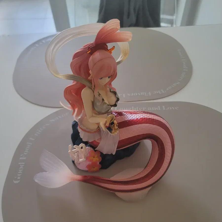 

Фигурка русалки Ширахоши из One Piece