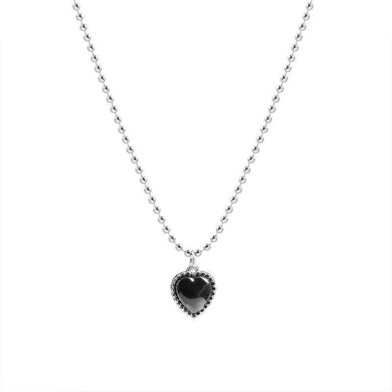 Elegant Black Heart Pendant Necklace for Women - Trendy Statement Clavicle Chain