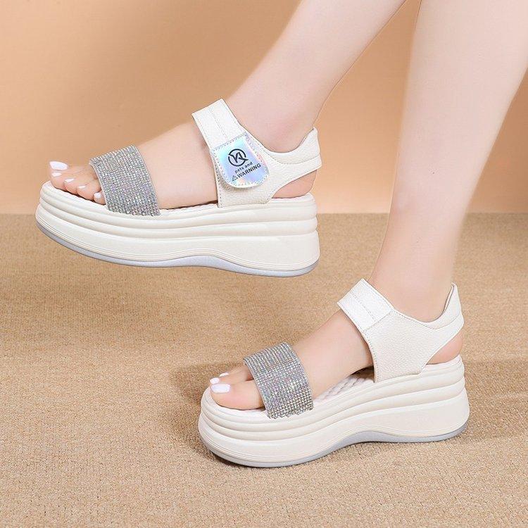 Sandale cu talpă groasă, cu înălțime interioară, pentru femei, 2025 noi, versatile și subțiri, cu talpă tip brioșă mică de 8 cm, la modă, versatile și confortabile