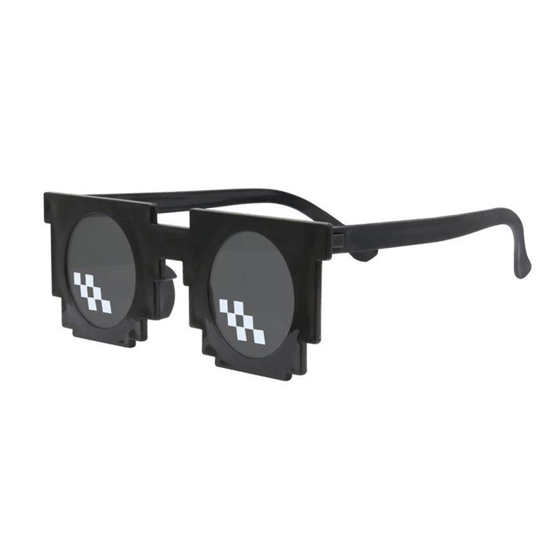 

Взрослые солнцезащитные очки в стиле ретро с мозаичным узором в клетку - Модные очки-заявление