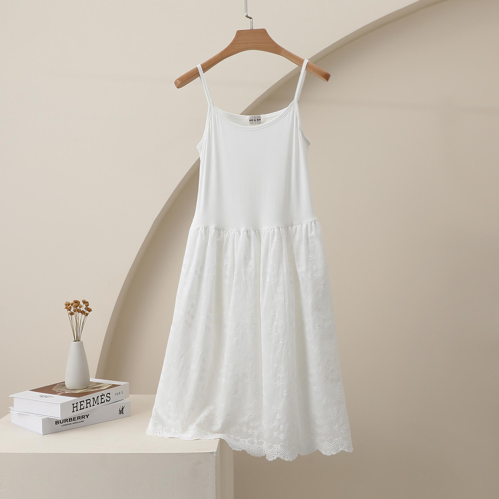 

Элегантное вышитое летнее белое платье с завышенной талией и майкой One Size