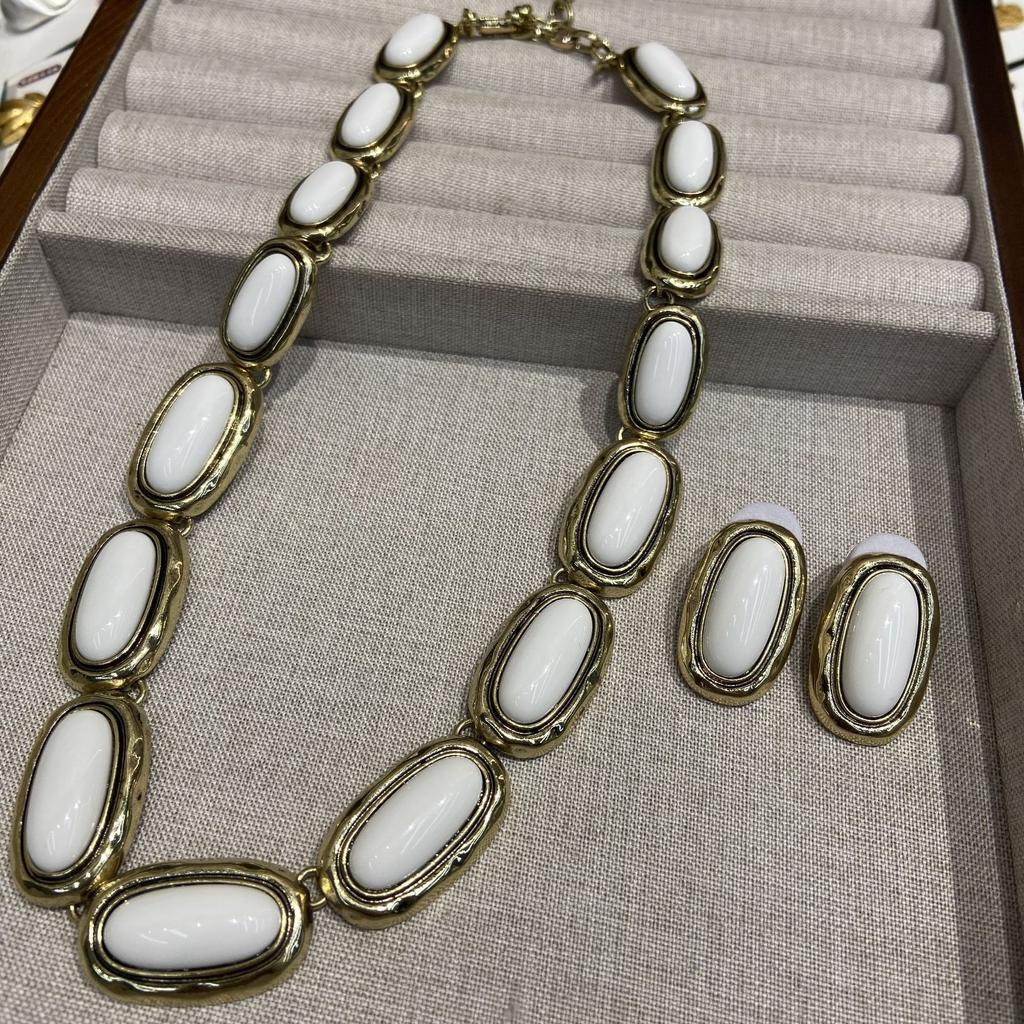 Classic French Oval White Resin Necklace Earrings Medieval Vintage Clavicle Chain Pin Earrings