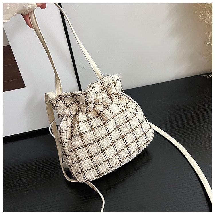 Chic 2024 Summer Womens Bucket Bag Soft And Versatile For Travel And Casual Use жёлтый