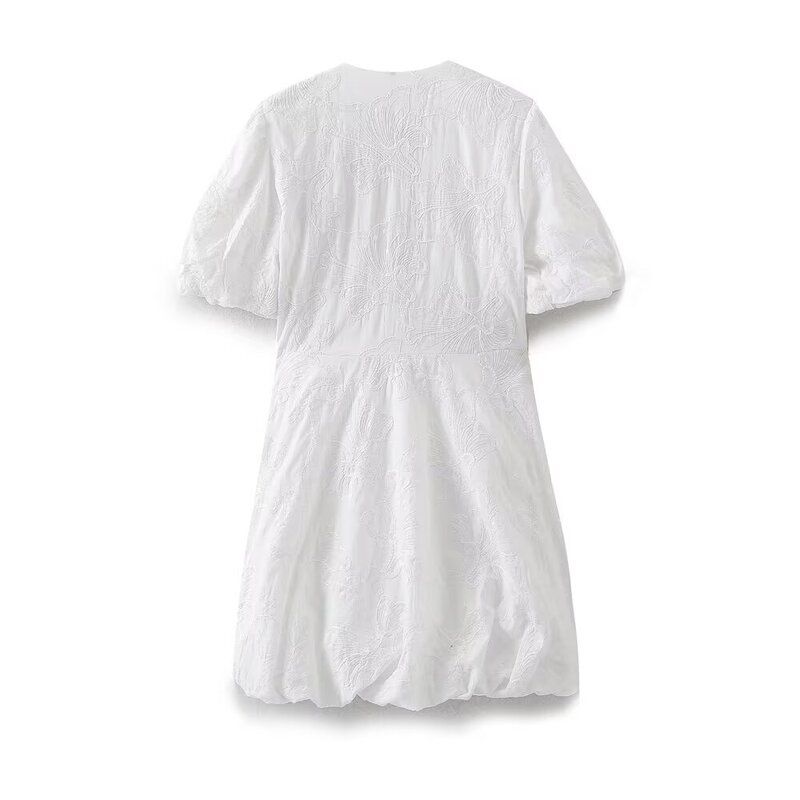 Fashion Style 2024 Summer New Arrival Women's V-neck Puff Sleeve Waist-Tight Slimming Embroidered Fluffy Dress 2731076