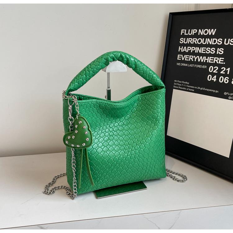 

Маленькая сумка квадратной формы с ромбовидным узором женская 2025 новая однотонная сумочка модная и простая на плечо/кроссбоди зелёный