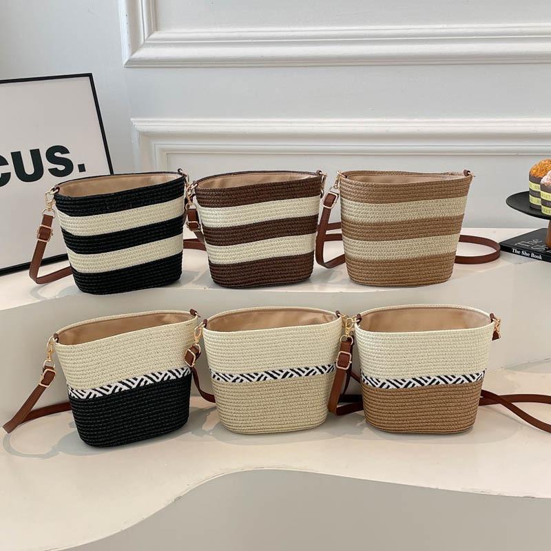 Women Summer Striped Straw Crossbody Bag Lightweight Woven Shoulder Bag for Beach and Holiday Events
