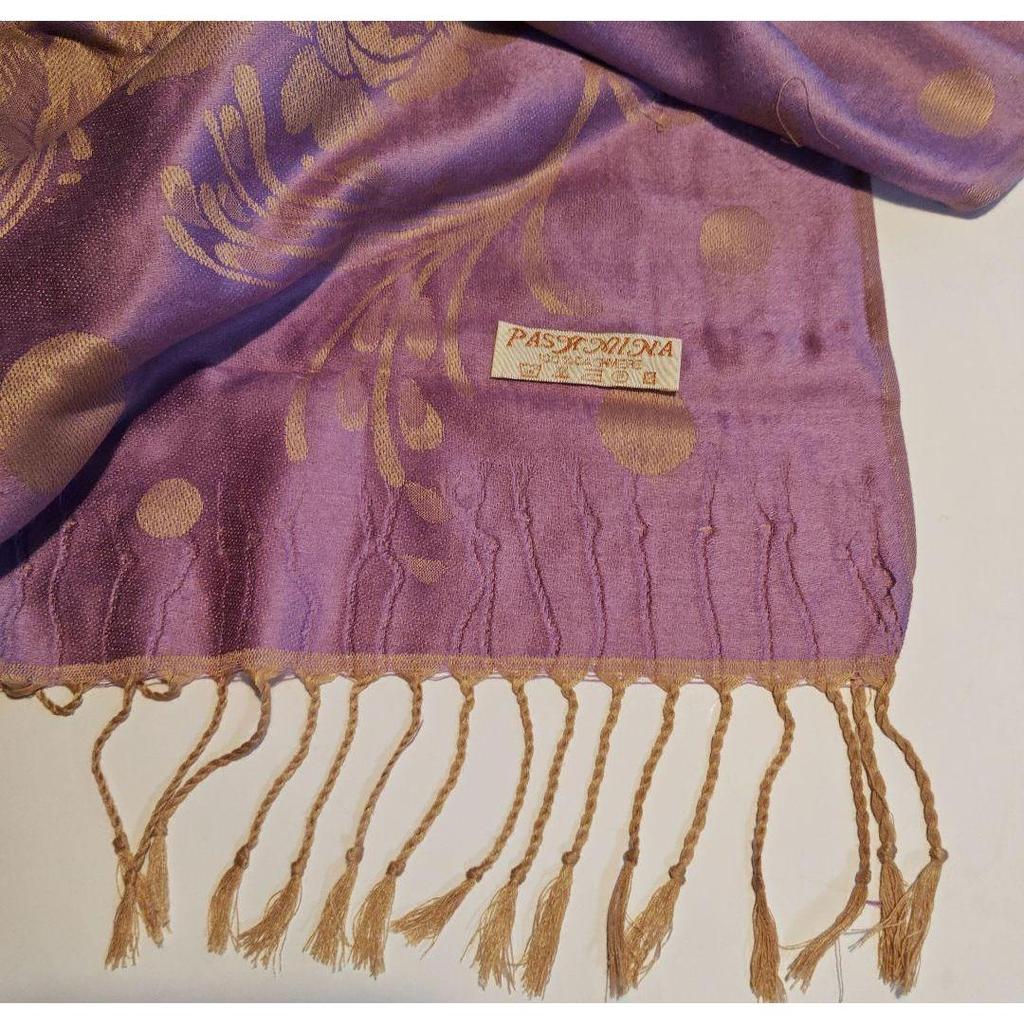 Used Pashmina stole light purple