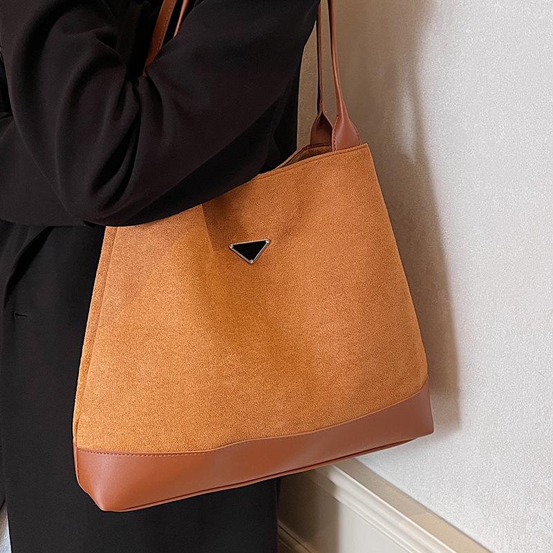 Autumn Deer Leather Velvet Underarm Bag for Women New Fashion Korean Version Tote Bag Simple Large Capacity Shoulder Bag for Women