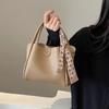 Bolsas femininas – Bolsas de alças curtas