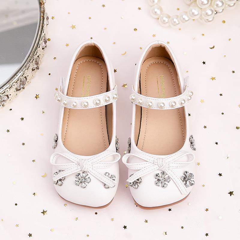2026 New Girls' Leather Shoes, Korean Style with Soft Sole and Bow, Perfect for Princess and Performance Wear.