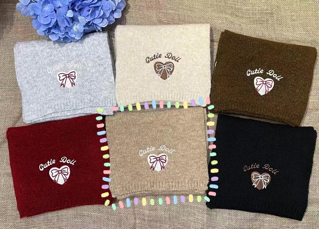 Love Bow Embroidered Scarf Women's Winter New Korean Versatile Warm Scarf Hand-knitted Student Couple