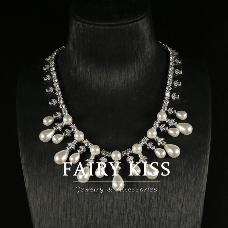 

Блестящая медная восковая инкрустация цирконом, жемчугом, подвеска-капля воды, короткая изысканная легкая роскошная премиальная шейная цепочка