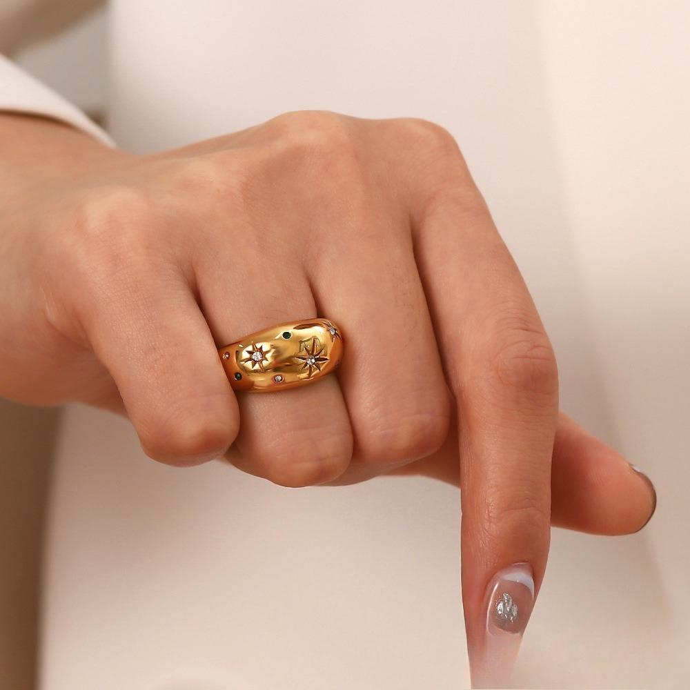 Luxury and Sophisticated Vintage Hexagonal Star Zirconia Ring - Elegant and Fashionable Hand Accessory for Women In A Cool Style
