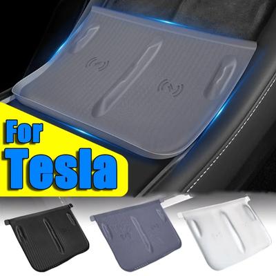 Für Tesla Kabelloses Ladepad für Model Y 3 Silikon Anti-Rutsch-Pad Telefon Kabelloses Laden Auto Mittelkonsole Telefonpads