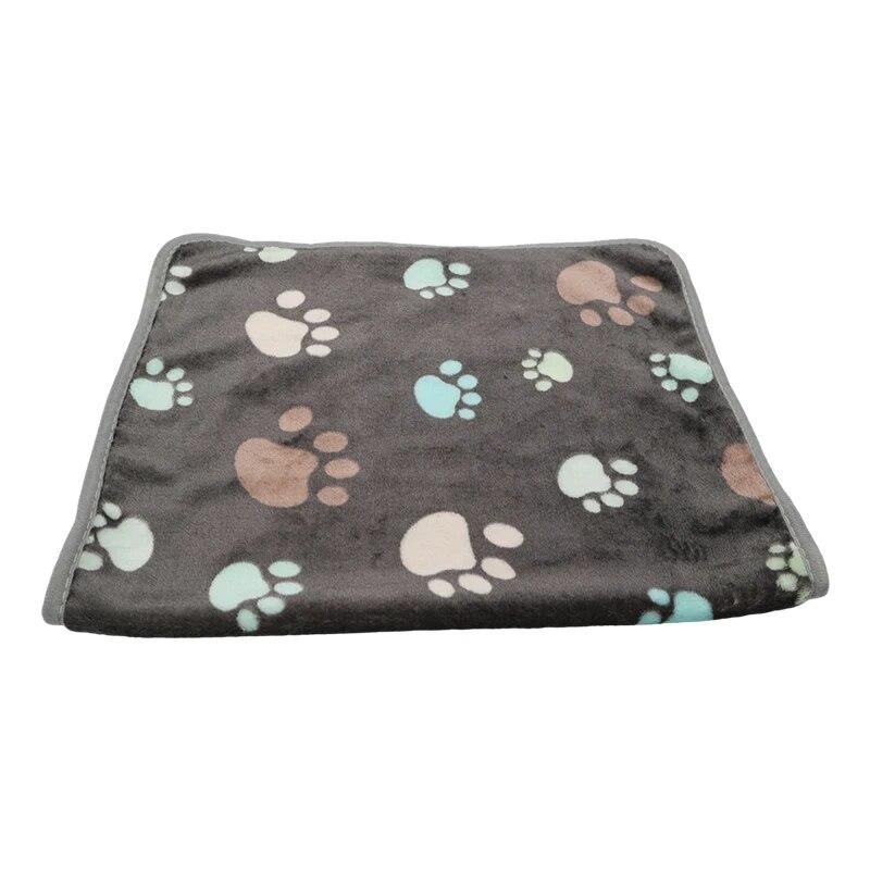 No Hair Loss Pet Blanket Coral Fleece Breathable Cute Paw Pattern Warm and Comfortable Thin Mat for Cat and Dogs Pet Supplies