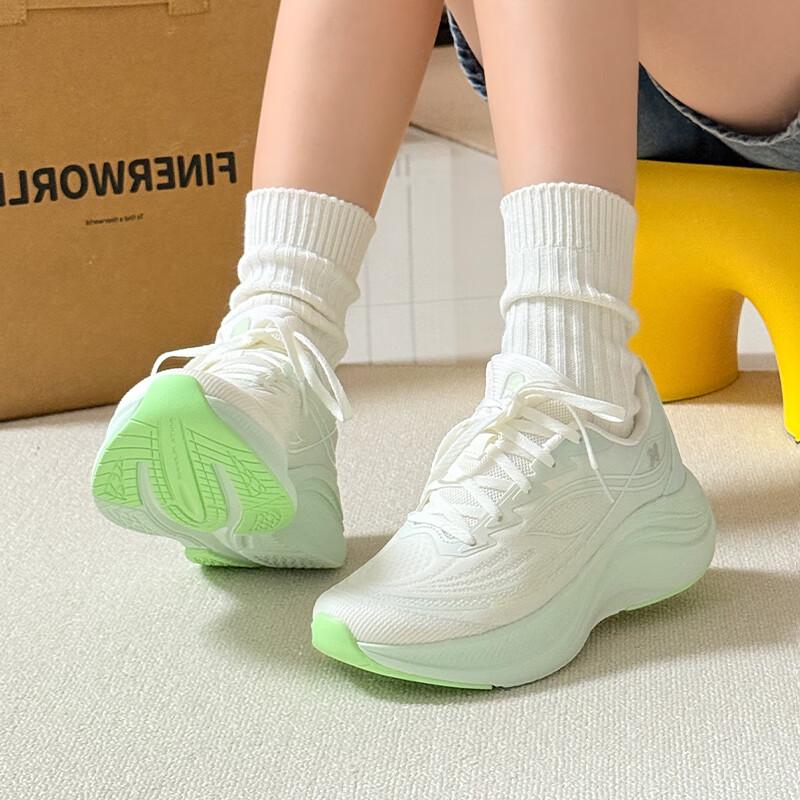 

Женские кроссовки для бега Anta Yezi 6 38.5