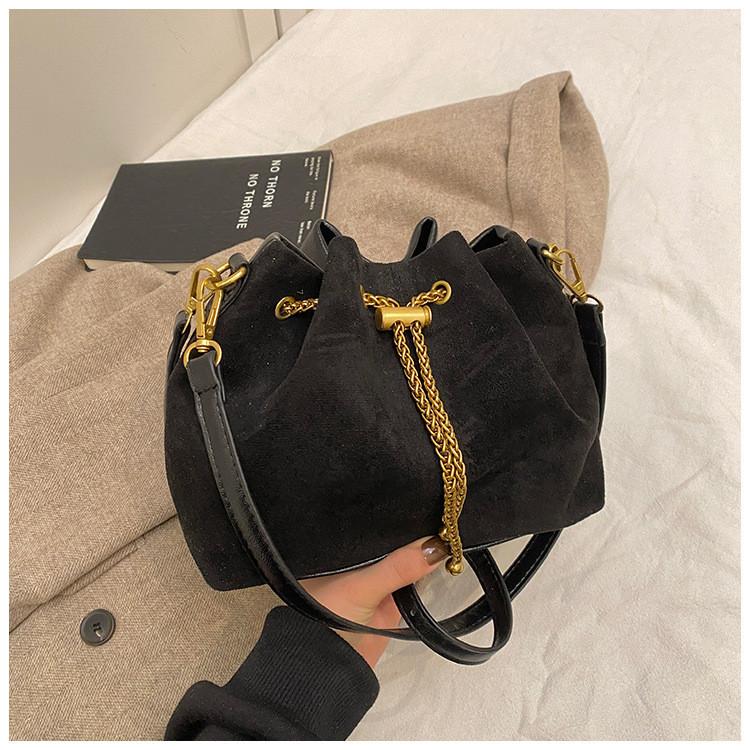 IELGY Winter Retro Matte Fashion All-Match Cross-Body Bucket Bag