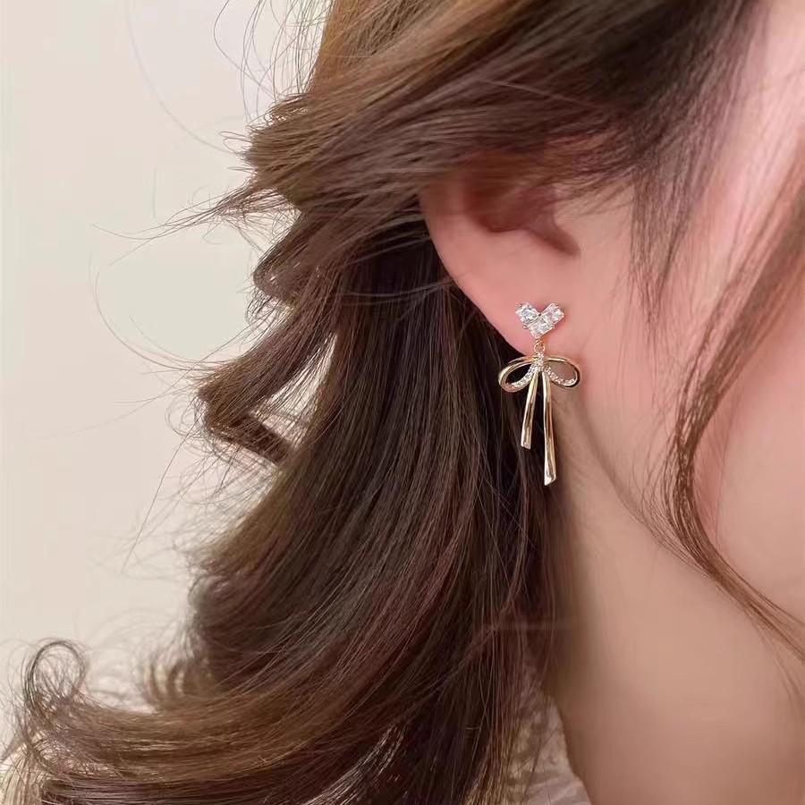 925 Sterling Silver Pearl Tassel Earrings: Elegant Women’s Luxury Drop Earrings for Autumn/Winter.