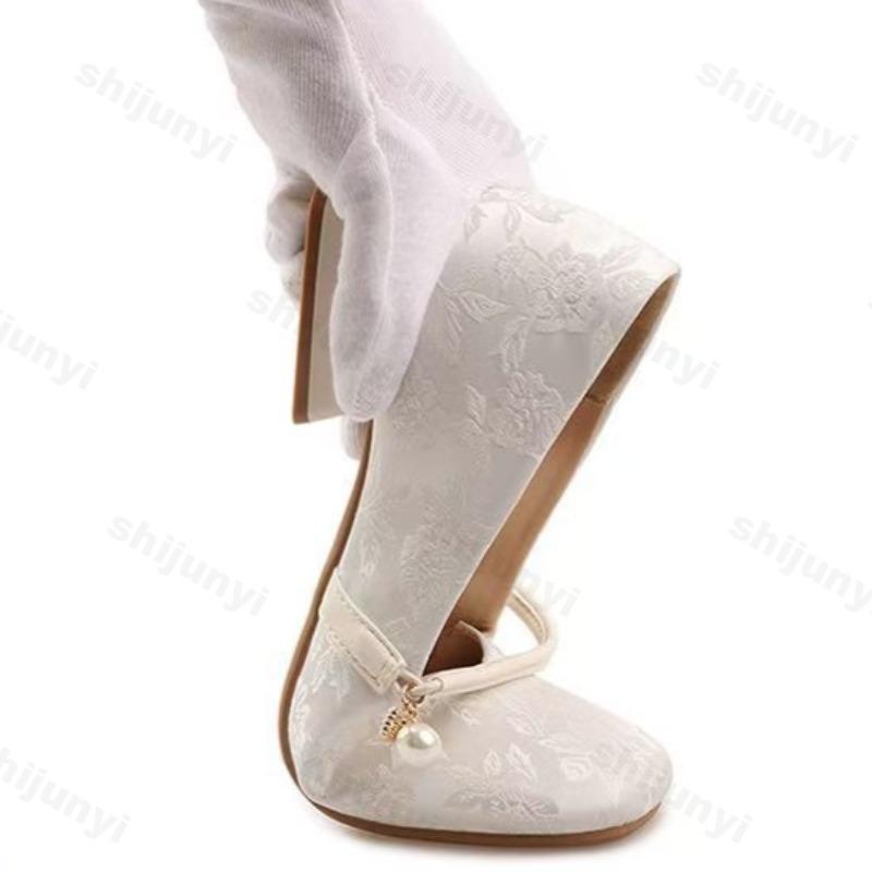 Autumn Women Shoes Fashion 2026 Versatile Low Heeled Leather Shoe Thick Soles Anti Slip Comfort Women's Single Shoe Mary Jane