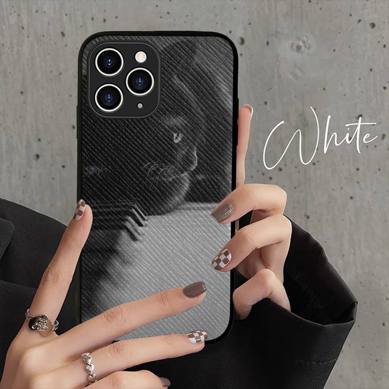 Schwarze Katze Starrendes Auge Handyhülle Hartlederhülle für iPhone 11 12 13 Mini Pro Max 8 7 Plus SE 2020 X XR XS Coque