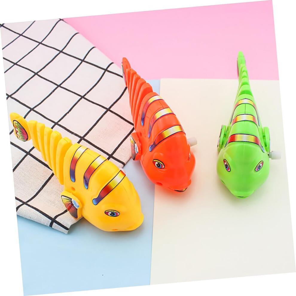 5-teiliges Aufziehspielzeug Wackeliger Fisch Lustiges Badespielzeug Fördert die sensorische Entwicklung und die Hand-Auge-Koordination und