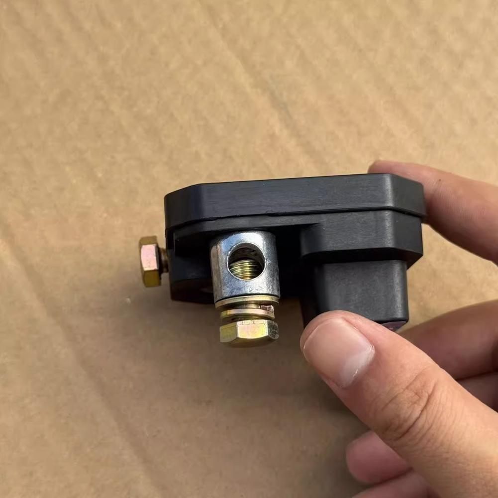 Car Battery Disconnect Switch Compatible with 12V 24V Vehicles Featuring Antileakage Power Cutoff and Secure Circuit Isolation