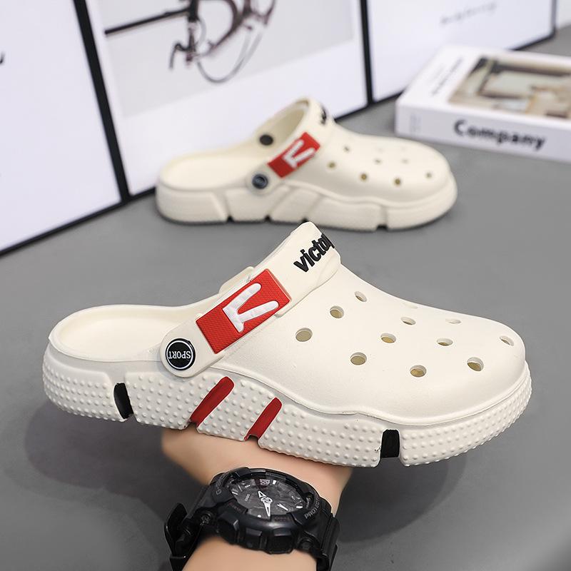 Große Größe neue Lochschuhe Herren Gartenschuhe weiche Sohle hohler Zehenbereich Schlepp-Freizeitsandalen tragen Strand Herren