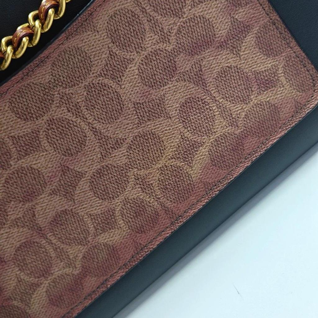 [Pre-Owned] Parker 26 Camellia Print Studded Trim PVC And Calfskin Handbag - Very Good #17PZD6J