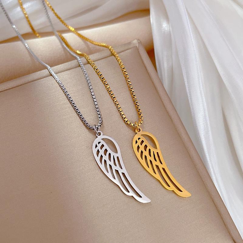 Empty Wings Personalized Minimalist Wind Furnace Real Gold Necklace Female Collarbone Chain With