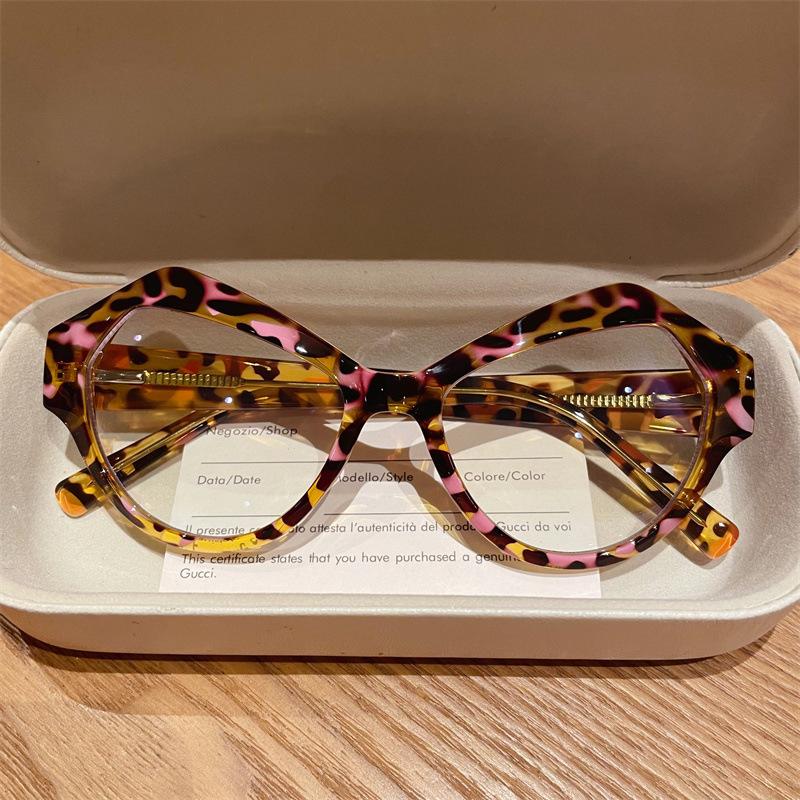 Ultra-light large-frame cat eye myopia glasses women's round face is thin, European and American retro anti-blue heterosexual glasses frame men