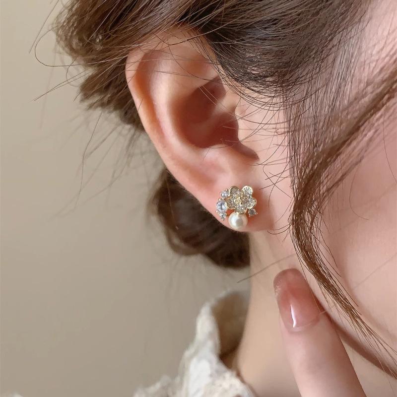 Design Zirconia Flower Pearl Earrings Female Temperament Gentle Earrings Small Hundred with Fashionable and Versatile Senior Sense Earrings