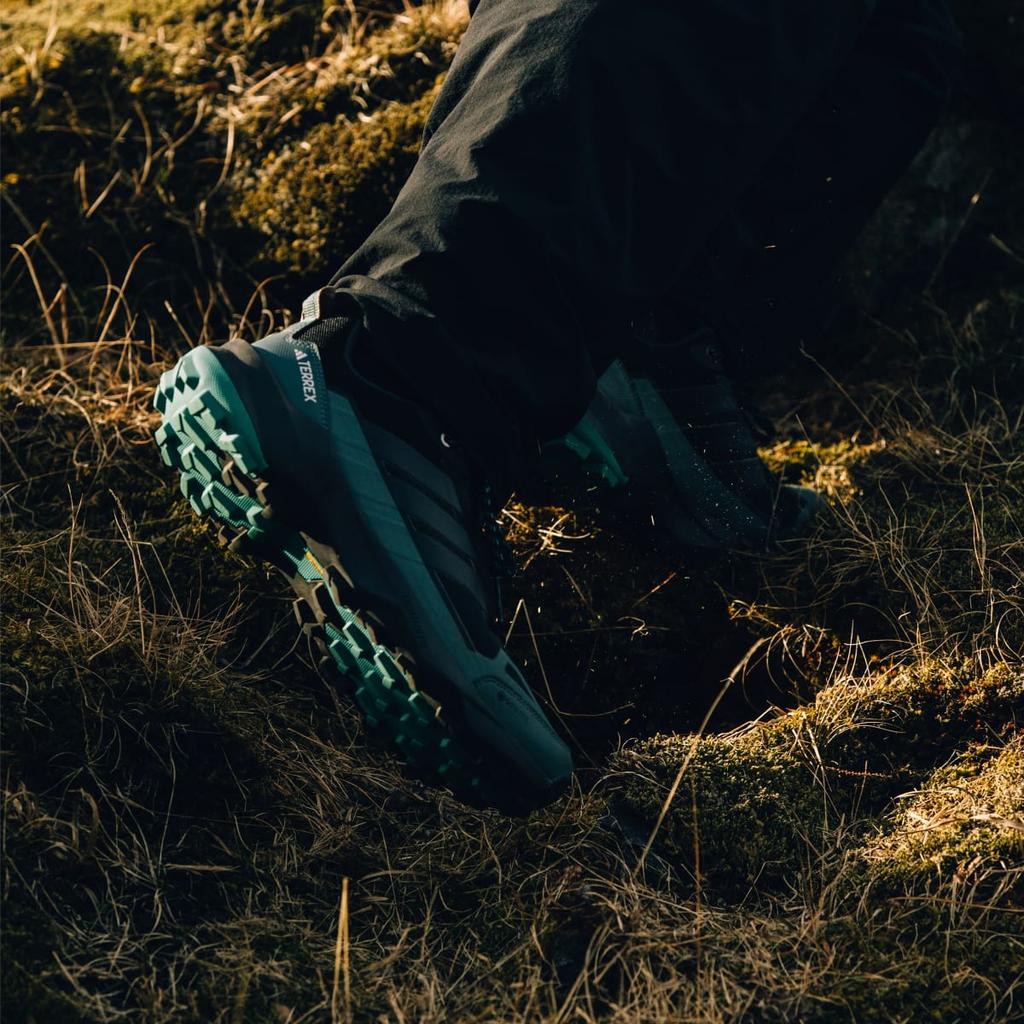 adidas Terre Skychaser AX5 GORE-TEX Hiking JQ2209 Men's Terrex Sports Shoes Core Black / Carbon / Pure Teal