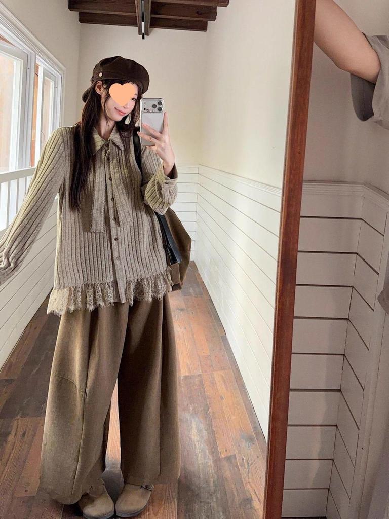 Women's Retro Lace Patchwork Knit Long Sleeve Shirt - Autumn/Winter 2025 Collection, Loose-Fit with Unique Design.