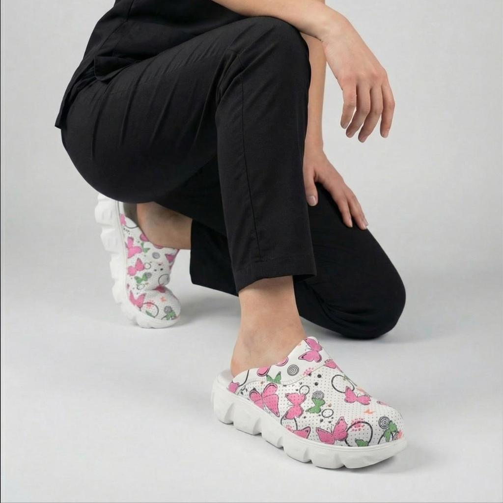 Women Light Sole Medical Clogs Sabo Hospital Shoes Non-Slip Slipper Nurse Doctor Midwife Surgical Sandals