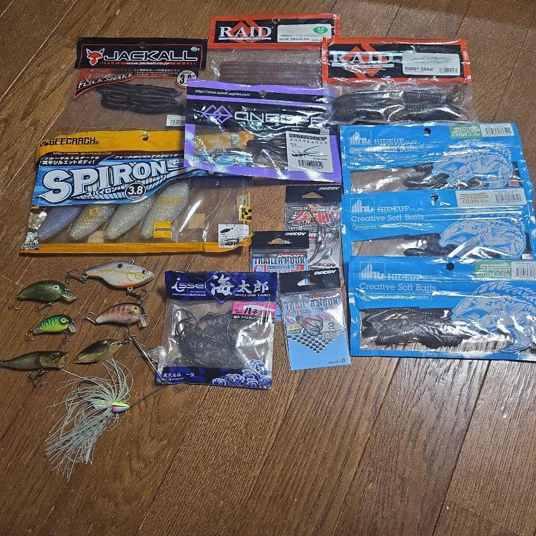Used Bass fishing lure worm hook set bulk sale