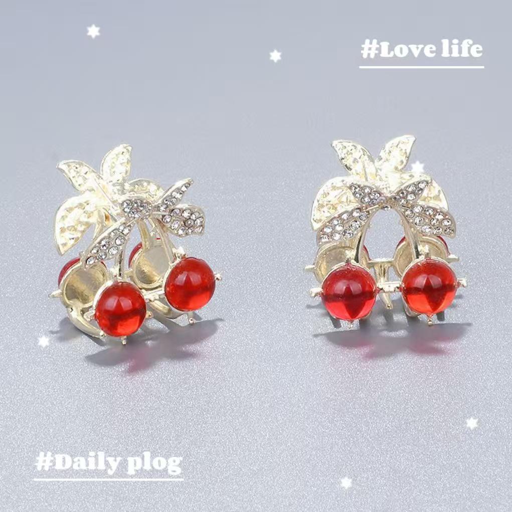 Exquisite Christmas Cherry Mini Claw Hair Clips Set