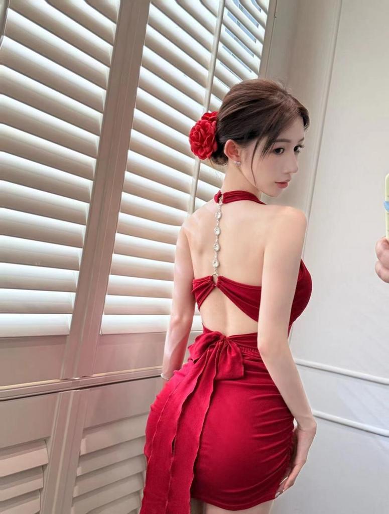 Socialite Chain Halter Backless Bodycon Evening Dress