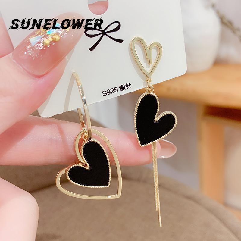 

Серебряные иглы, асимметричные полые серьги «Любовь», серьги в стиле ретро, ​​серьги в форме сердца для девочек, простые индивидуальные серьги