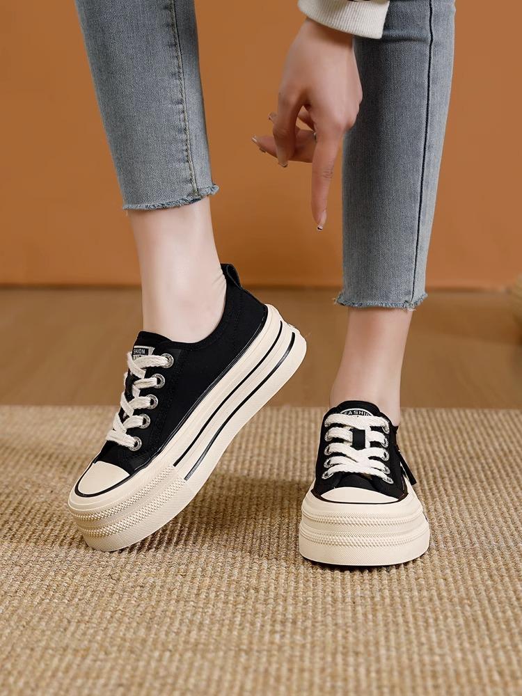

Platform canvas shoes women s 2025 spring and summer new height increase student versatile explosion casual little white shoes sports board shoes 35 чёрный