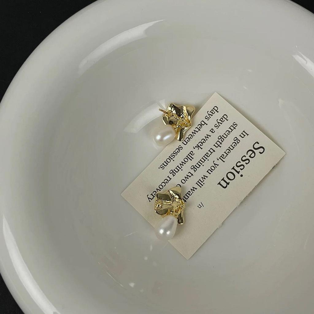 Retro origami shape only sells real pearls, sweet French retro natural freshwater pearls, silver needle earrings, studs.