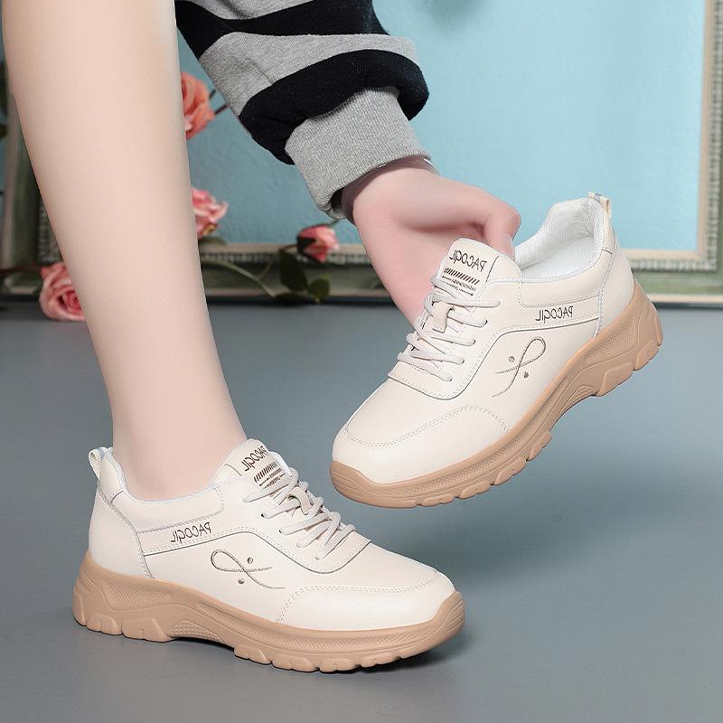 Fashion Thick-Soled Casual Sneakers For Women In Spring Autumn Middle-Aged Women's Versatile Travel White Shoes Soft Sole Mother's Shoes