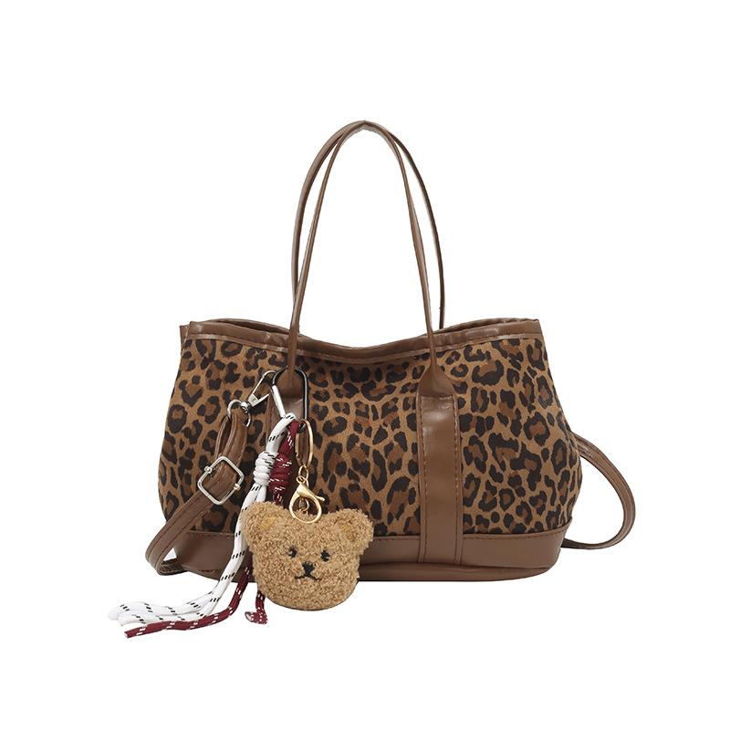 

Модная нишевая замшевая сумка-кроссбоди с матовым леопардовым принтом, новая универсальная маленькая квадратная сумка на осень и зиму, сумка-ракушка для женщин No pendant model коричневый