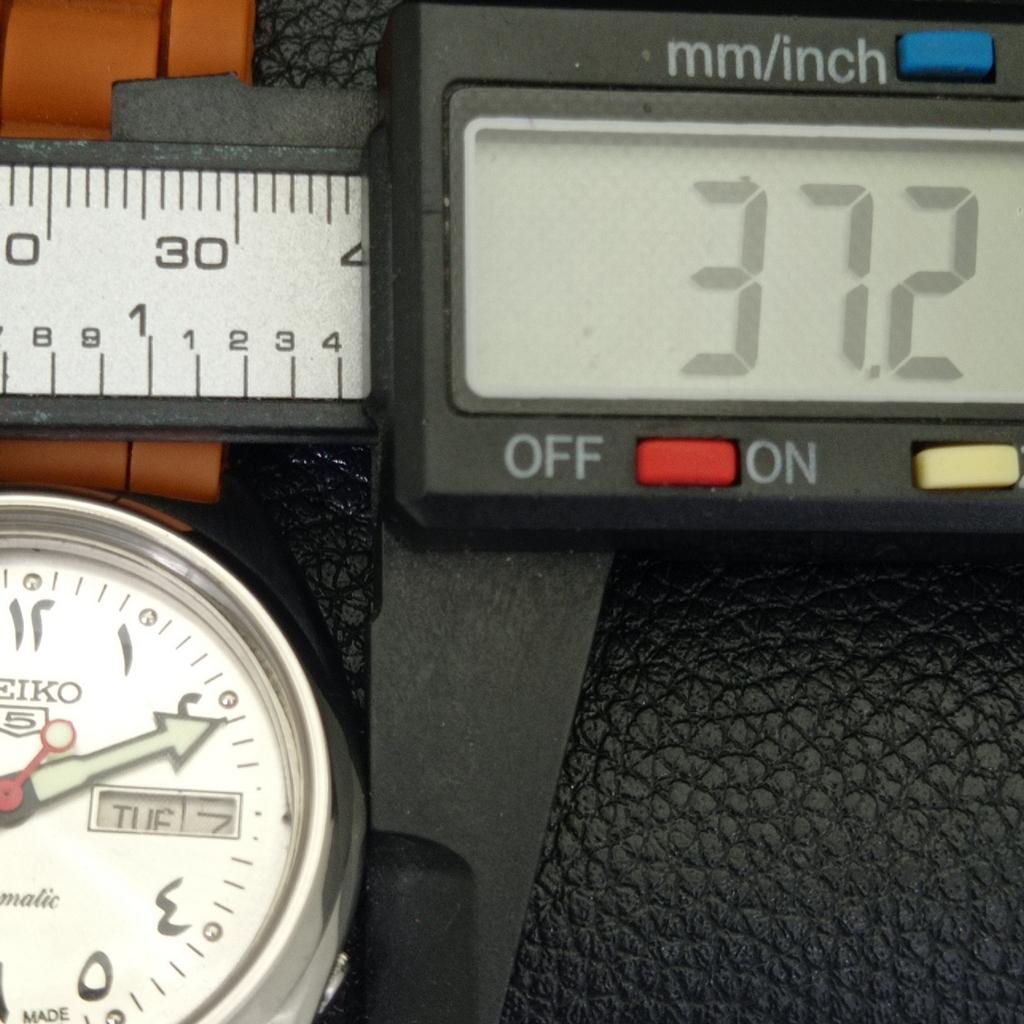 JAPAN VINTAGE SEIKO 5 AUTOMATIC 7009A MENS ARABIC SILVER DIAL WATCH a702446-5 R124-a702446