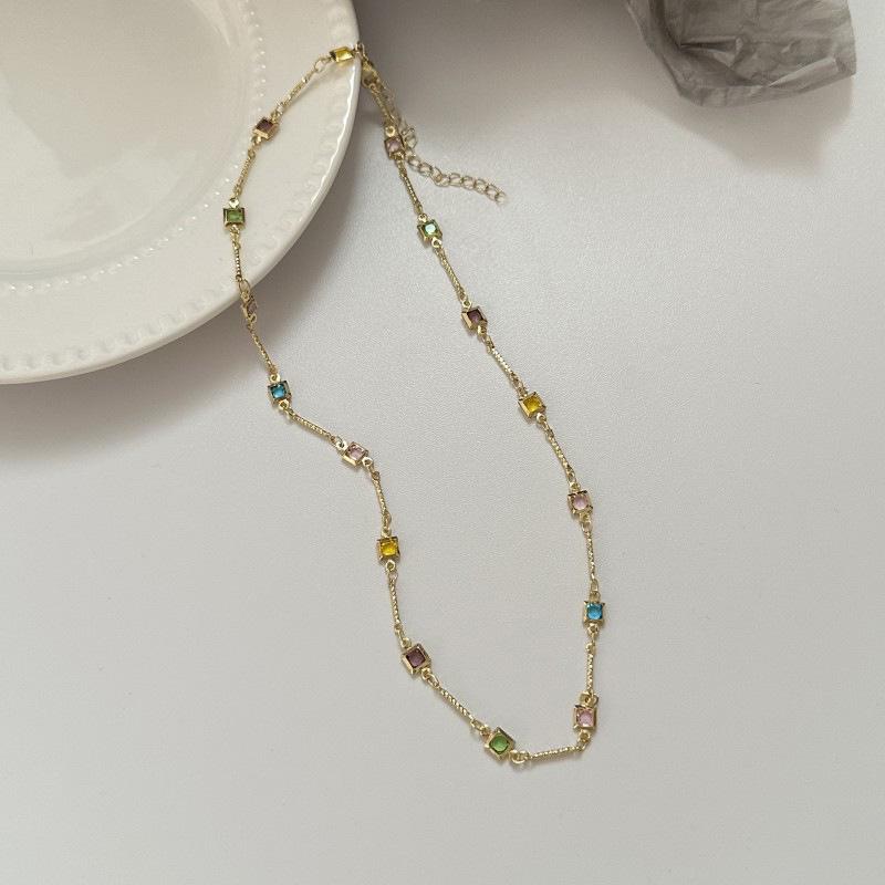 

Colorful Zircon Rainbow Gem Necklace: Retro Korean Simple Clavicle Chain