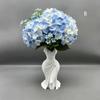 Kleidförmige 3D-gedruckte Blumenvase Verdrehtes Design Minimalistischer Stil Elegante Kleidervase Blumendekoration