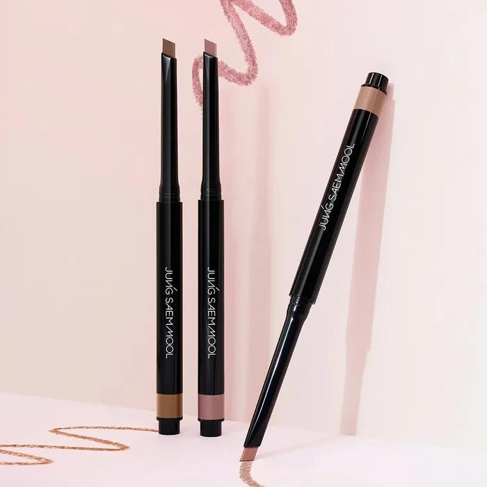 Jeong Saem Mool Artist Drawing Lip Pencil