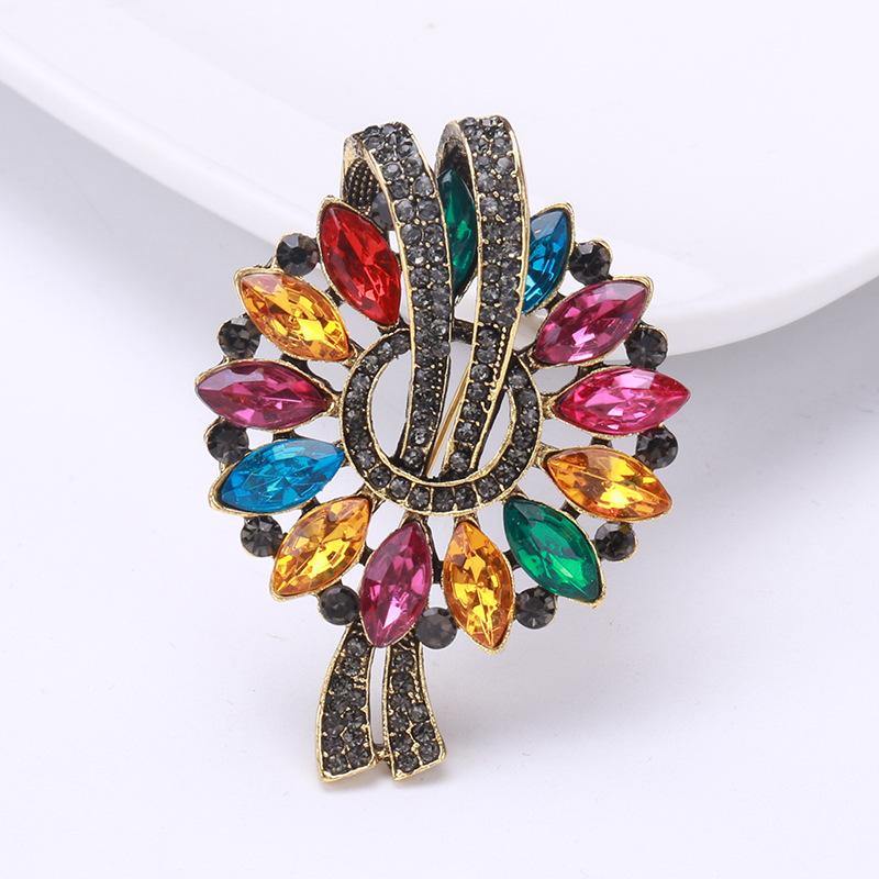 

Высококачественная ретро-темпераментная маленькая брошь с кристаллами, модный блейзер, свитер, булавка для выреза, противоослепляющие аксессуары